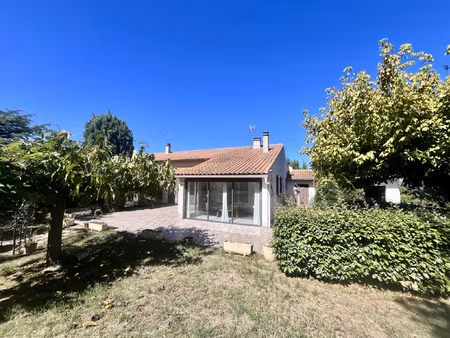 villa plain-pied de 150 m2 (4 chambres) - parc arboré de 423