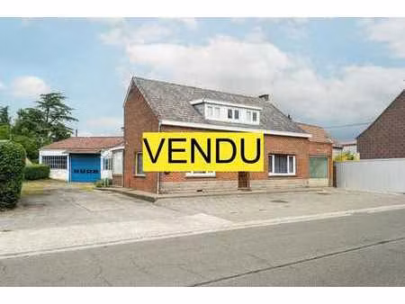 ? maison 4 façades avec garage et hangar (670m2) - idéal pou