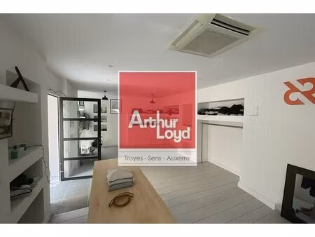 location local commercial 72m² auxerre 89000