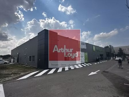 location local commercial 187m² troyes 10000