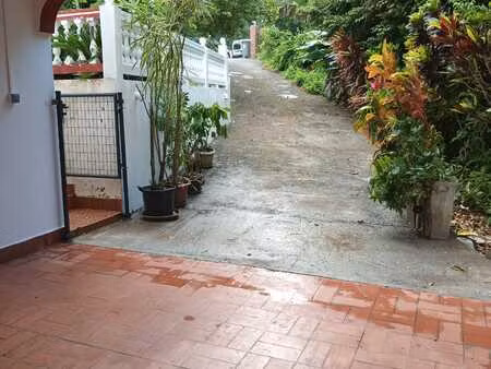 location appartement 2 pièces meublé 55m² st esprit 97270