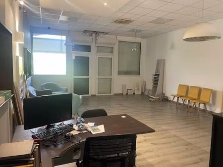 location local professionnel 89m² bras panon 97412