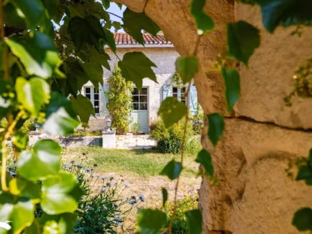 vente maison 9 pièces 238 m² à bonnes (16390)  388 000 €