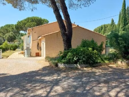 vidauban  villa 4 pièce(s)  sur 1200 m2 jardin avec garage et piscine