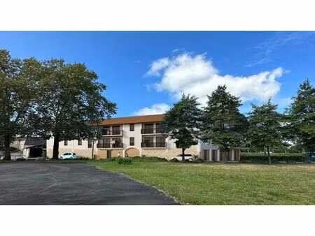 appartement à vendre au calme 3 ch. parking  terrasse à laroin