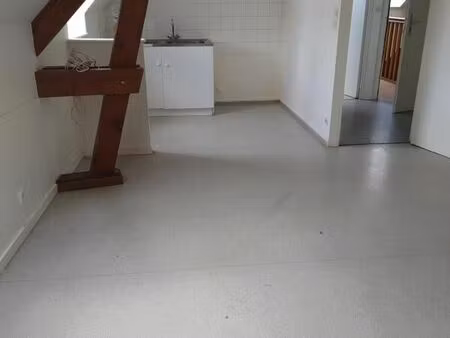 location appartement 1 pièce 35 m² à le blanc (36300)