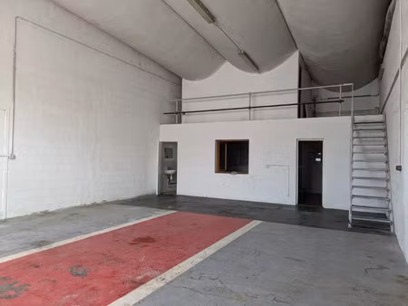 local professionnel à louer chambery 2 pièce(s) 135m2 1 490€/mois ht/hc