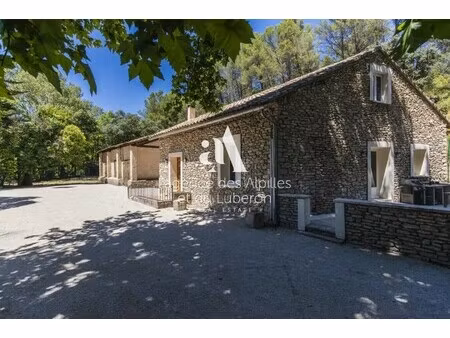 maison de luxe à vendre à fontaine-de-vaucluse