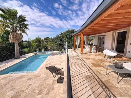 villa de luxe à vendre dans le quartier valescure-vaulongue-clair bois-vallon suveret