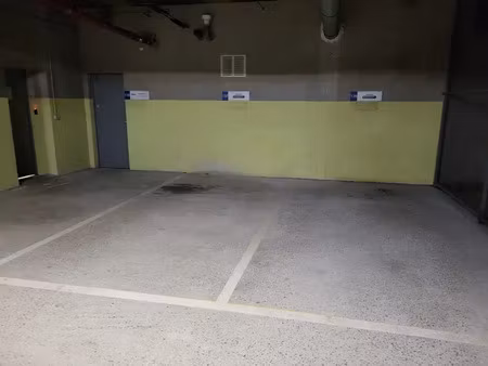 parking sécurisé en sous-sol – centre des salorges  nantes