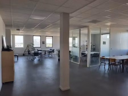 espace de travail d’exception au cœur du quartier de la création – mediacampus  nantes