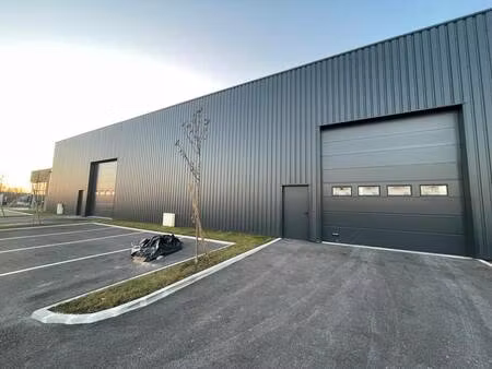 local d'activités à louer