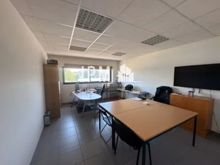 a louer bureaux de 77 m² - 13120 gardanne