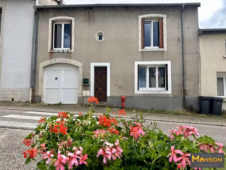 maron grande maison de village