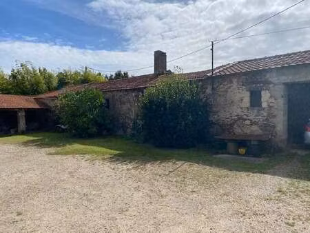 vente longère et corps de ferme au clion-sur-mer (44210) : à vendre / 143m² le clion-sur-m