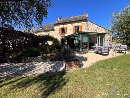 vente maison à saint-germain-le-fouilloux (53240) : à vendre / 580m² saint-germain-le-foui