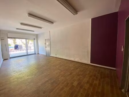 location local commercial 40m² privas 07000
