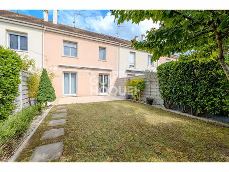 maison récente avec jardin intime et garage à saint-maximin