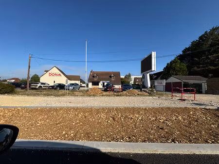 local commercial bourges 168 m2