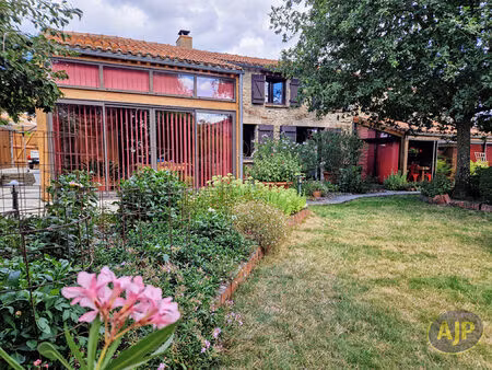 longère rénovée en pierres