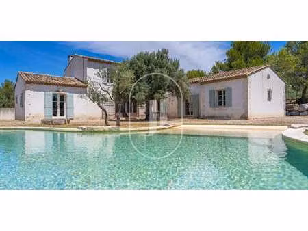 villa avec piscine et jardin boulbon (13)