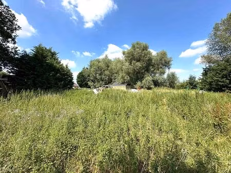 terrain a batir situe au calme