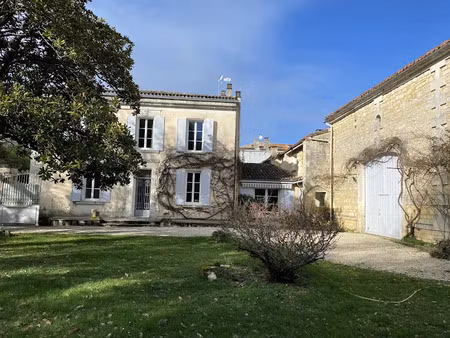 vente maison 9 pièces 324 m² à magnac-sur-touvre (16600)  495 000 €