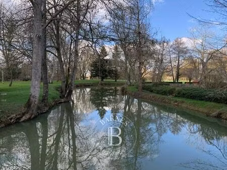montbizot (72) - propriété de 4 hectares de parc avec île et étang