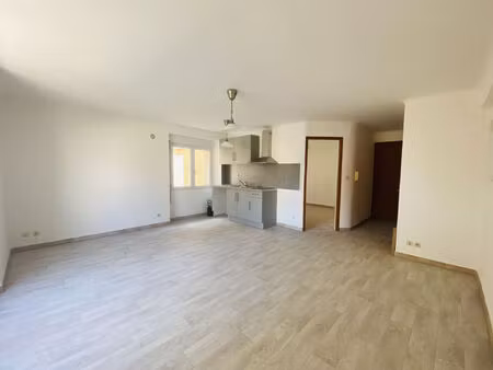 location appartement 2 pièces 37 m² à puget-ville (83390)