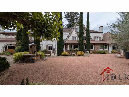 grande propriété familiale 450m2 idéale pour famille d'acc