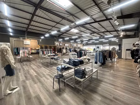 vente locaux professionnels 430 m² à sancé (71000)  45 000 €