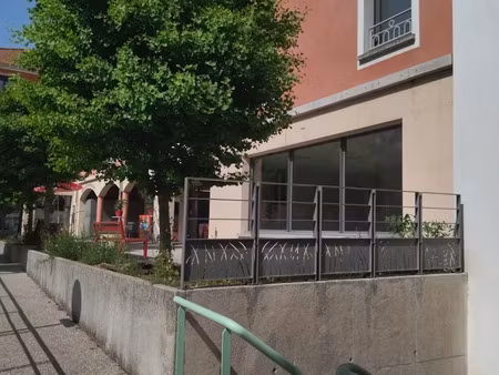 location locaux professionnels 105 m² à collonges (01550)  1 170 €