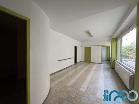 location local commercial 75m² requista 12170