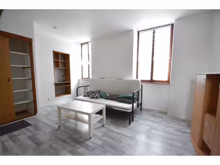 location appartement 1 pièce 23m² gannat 03800