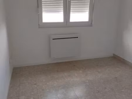 location appartement 1 pièce 20 m² à saint-quentin (02100)  360 €