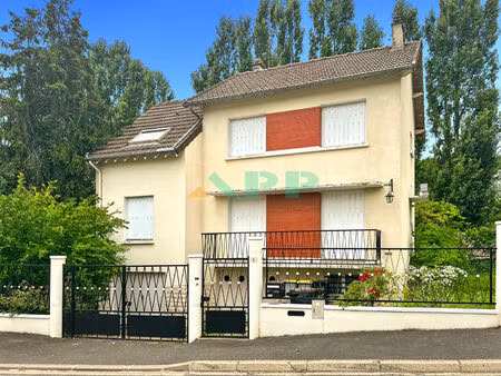 à vendre : charmante maison de 5 pièces à saint hilaire !