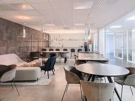 bureaux (18 à 50 m²) dans le centre d'affaires idola à lochr