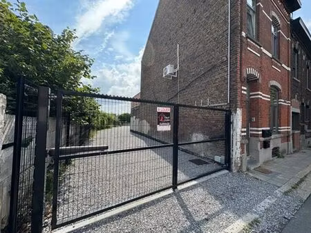 emplacements de parkings sécurisés