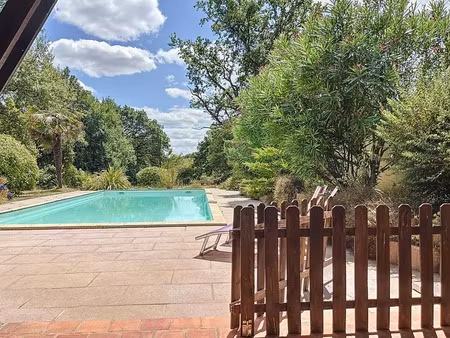 maison de maître  gîte  piscine