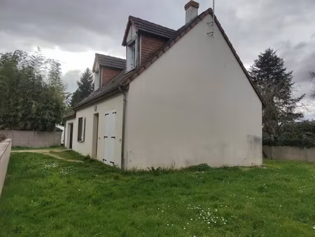 location maison 4 pièces 73 m² à blois (41000)  890 €
