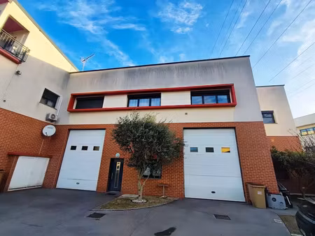 location locaux professionnels 224 m² à neuilly-sur-marne (93330)  2 240 €