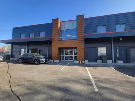 location locaux professionnels 300 m² à guibeville (91630)  2 550 €