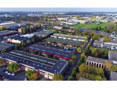 location locaux professionnels 612 m² à le blanc-mesnil (93150)  5 610 €