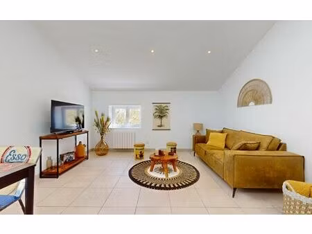 location appartement  76.12 m² t-4 à chasselay  1 100 €