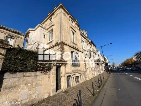 maison 7 pièces 244 m²