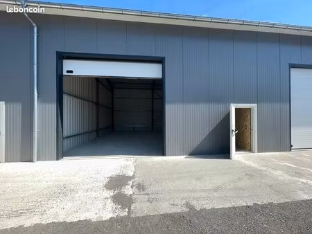 box stockage ou industriel 110m2