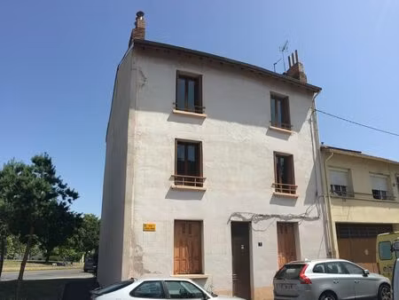 investisseurs immeuble de 240 m2 de 6 f2 dont 2 rénovés 4 en plateaux à saint-etienne en i