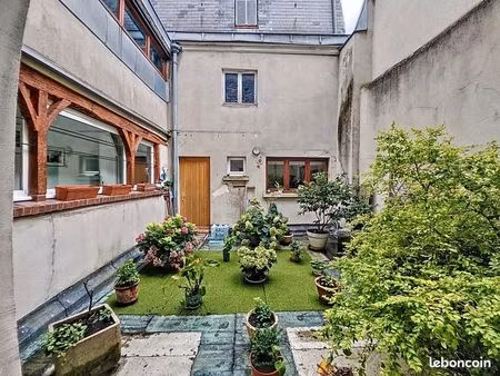 immeuble 7 pièces 230 m²