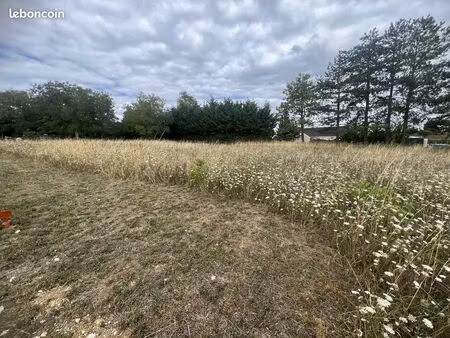 terrain 1405 m² reuilly