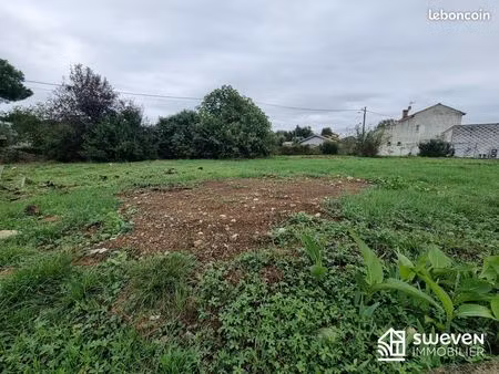 terrain 640 m² bérat